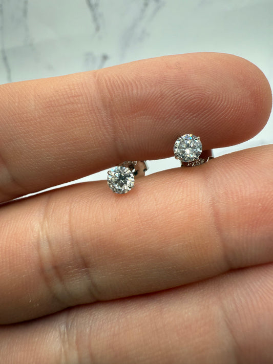 Small Stud earrings